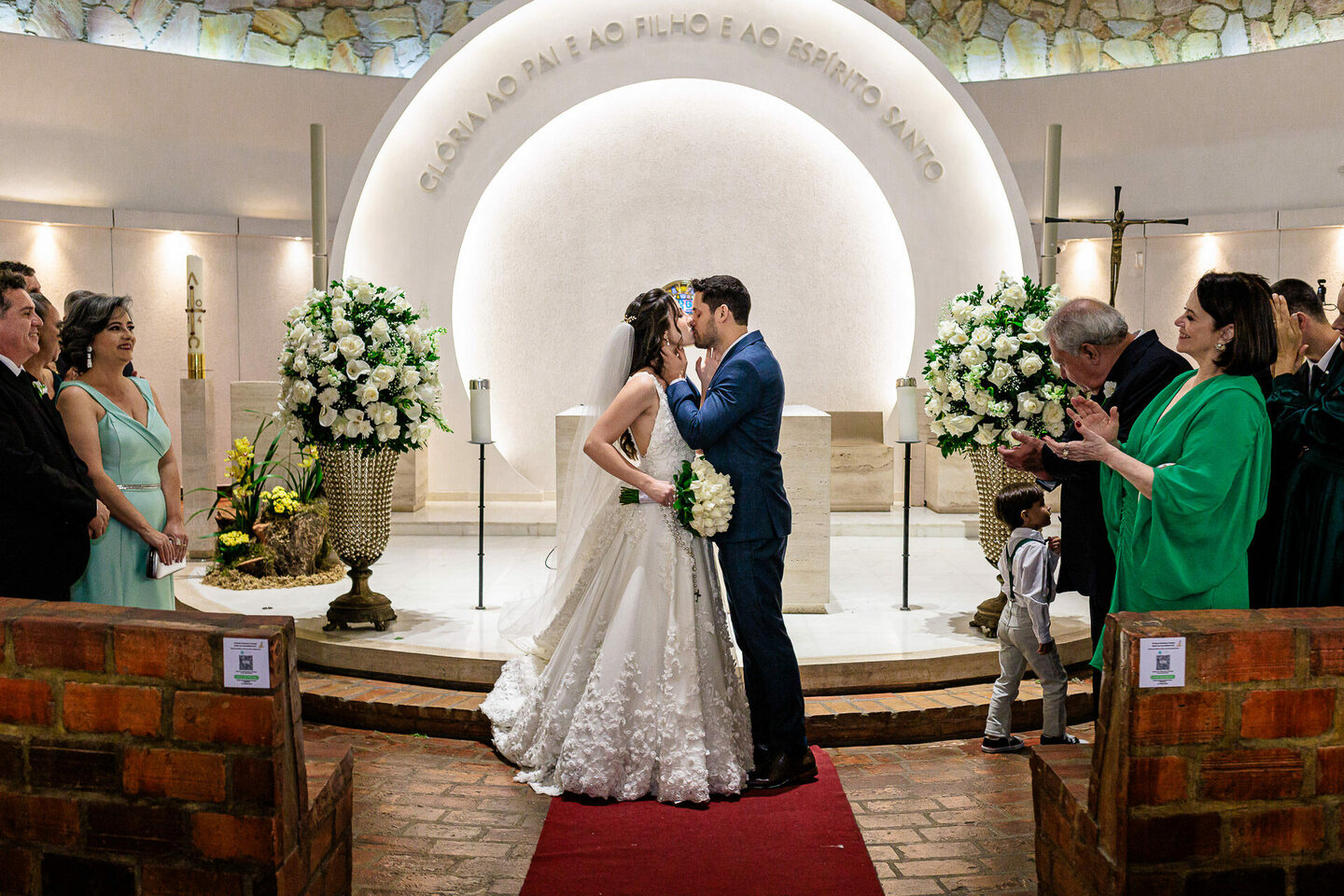 Fotos de Casamento na Igreja Santissima Trindade e Espaço Gutierrez – Mariana e Danilo