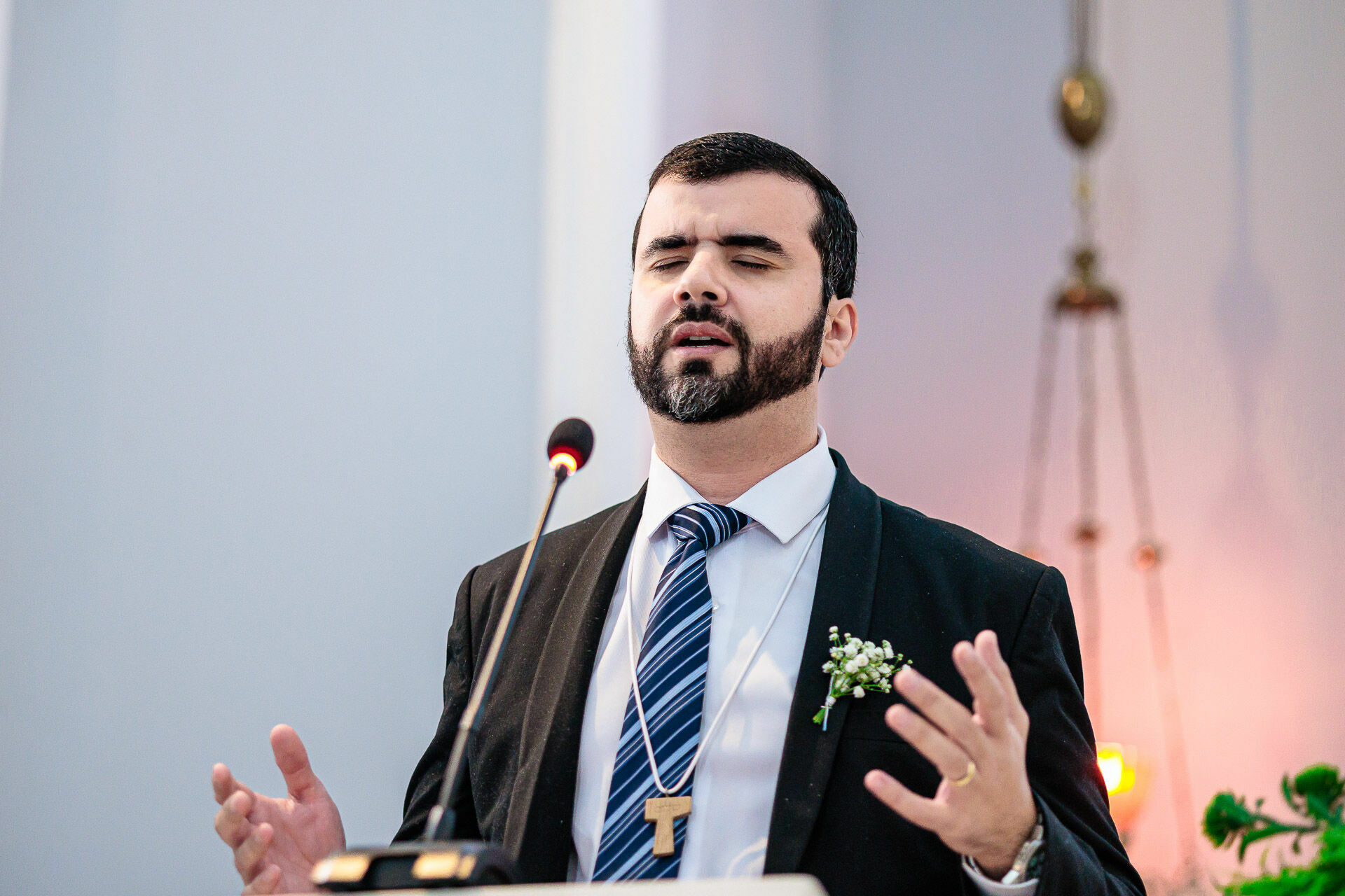 Foto Casar dentro ou fora da missa? Um convite à oração e ao discernimento Foto Casar dentro ou fora da missa? Um convite à oração e ao discernimento - Imagem 0