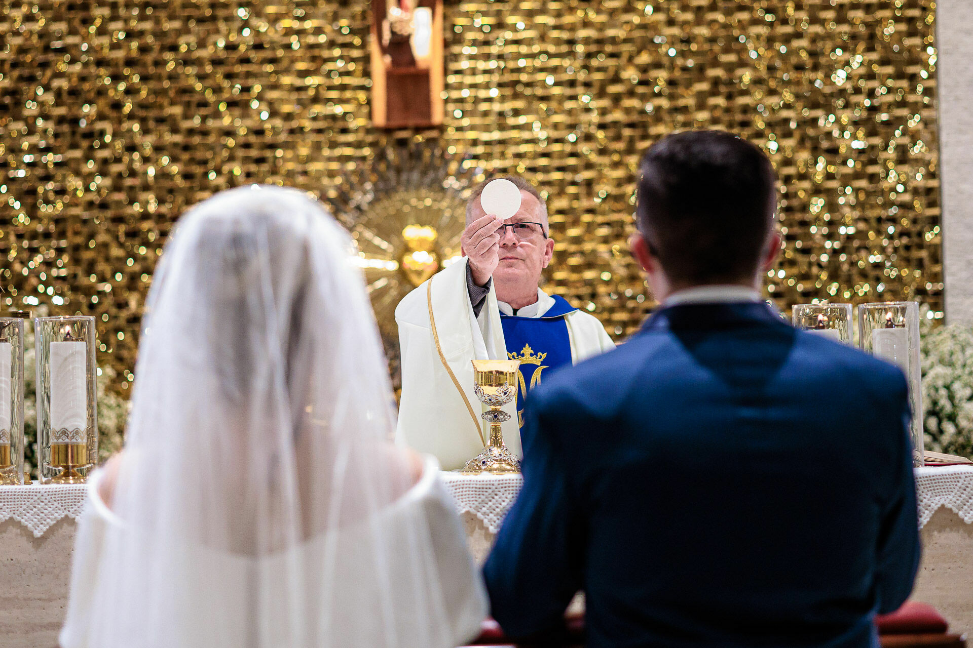 Foto Casar dentro ou fora da missa? Um convite à oração e ao discernimento Foto Casar dentro ou fora da missa? Um convite à oração e ao discernimento - Imagem 4
