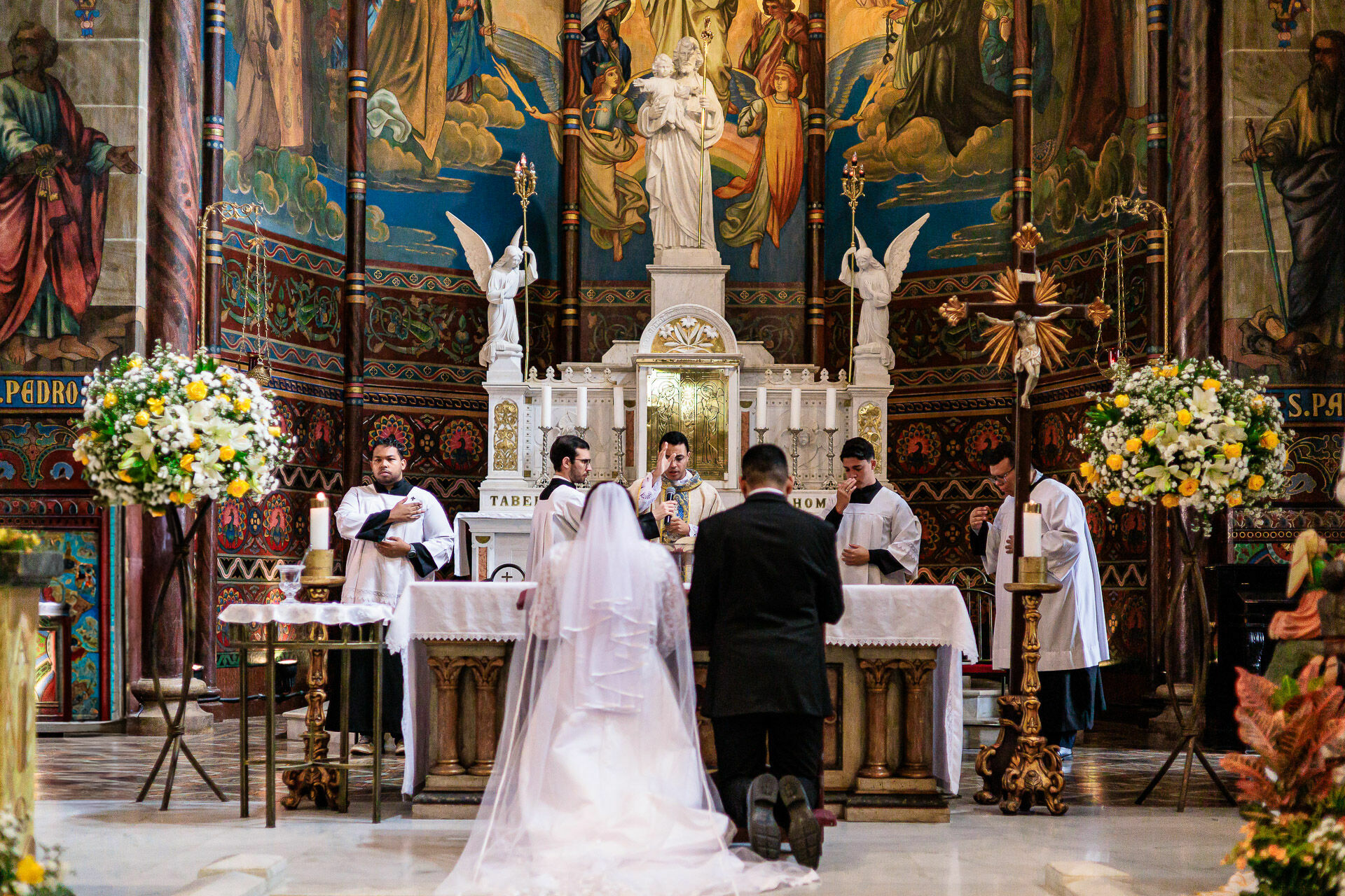 Foto 10 erros que noivas católicas devem evitar na cerimônia religiosa Foto 10 erros que noivas católicas devem evitar na cerimônia religiosa - Imagem 6